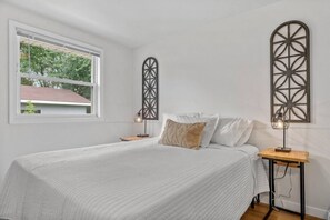 2 habitaciones, tabla de planchar con plancha, wifi y ropa de cama 