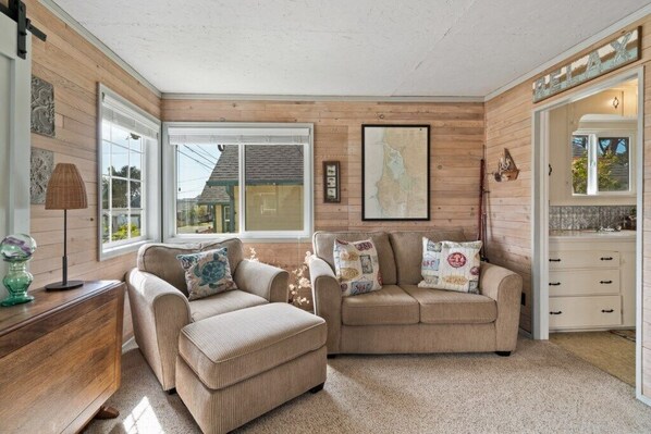 TV connectée, cheminée, lecteur de DVD, espaces bureaux