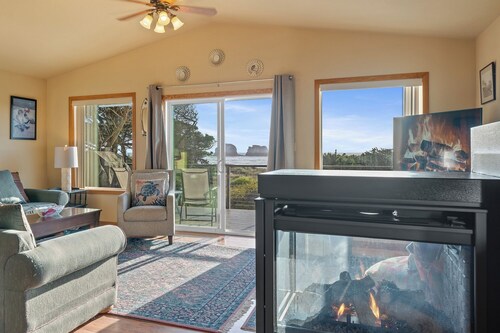 Beachfront A-Frame at Twin Rocks | Steps to Sand + Sunset Views