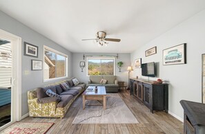 TV, fireplace, offices