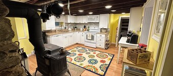 Historic home nestled in the heart of horse and wine country. Kids/pet friendly!
