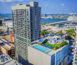 Exterior - Sky Rise - Your Ultimate Retreat (Miami)