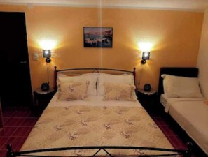 1 dormitori, planxa i posts de planxar, wifi i roba de llit