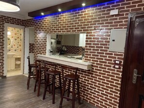 Frigorífico, microondas y horno