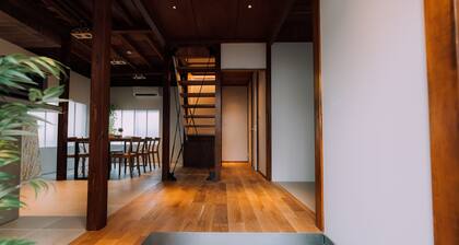 One Harajuku: Newly renovated 2 story, 3Bd, 2Br house in the heart of Harajuku.