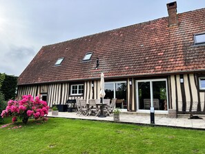 Ulkoruokailutilat