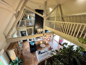 Smart TV, fireplace, computer monitors, printers