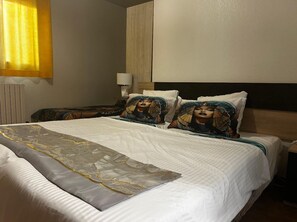 Junior Triple Room, Garden View | Individually decorated, soundproofing, free WiFi