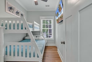 Iron/ironing board, WiFi, bed sheets - Ocean Lakes New Build, Steps to Beach and Balcony! (Myrtle Beach)