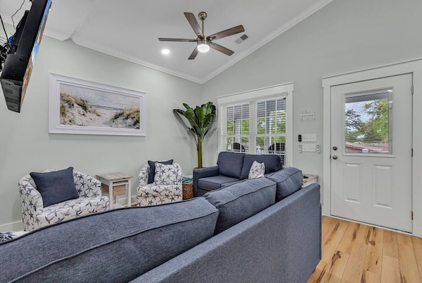 TV - Ocean Lakes New Build, Steps to Beach and Balcony! (Myrtle Beach)