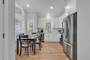 Coffee/tea maker, fridge, microwave, oven - Ocean Lakes New Build, Steps to Beach and Balcony! (Myrtle Beach)