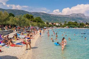 Beach - Cozy apartment in Kaštela close to the sea (Kaštel stari)
