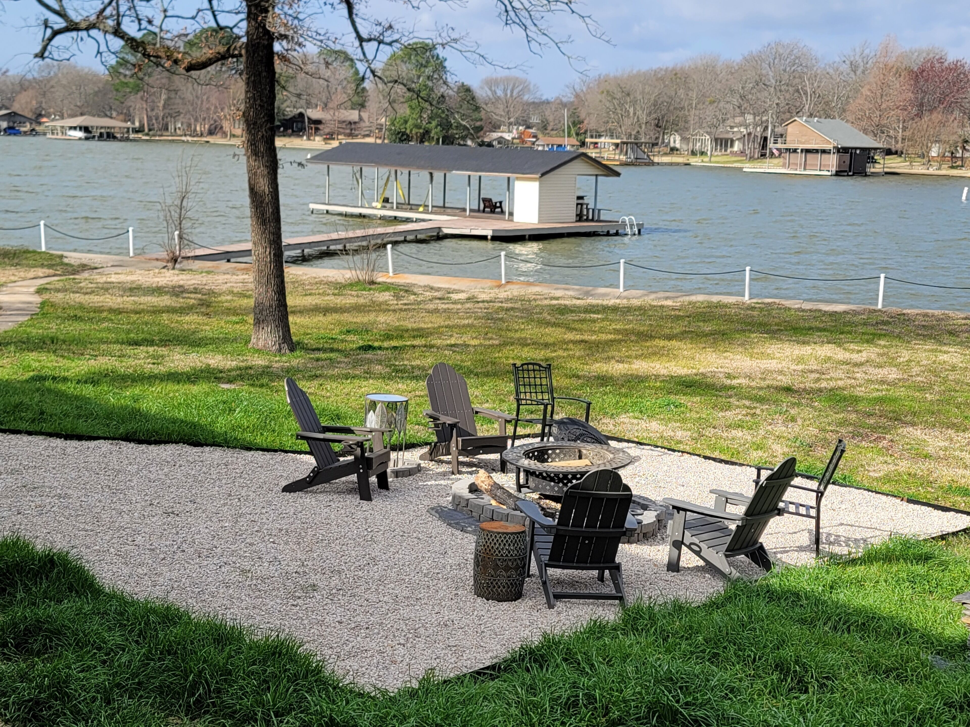 Lake House - Panoramic Sunset on the lake, Fire-pit, private boat dock.