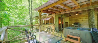 All-Season Sunroom + Hot Tub: Marion Cabin Retreat