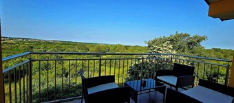 Umag Hideaway: Gogi Apartment, Cozy Haven with Private Terrace!