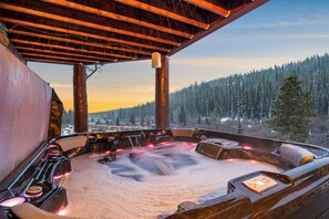 Outdoor spa tub - Moose Sightings, Hot Tub, Pool Table, Views, Hot Springs, 16mi to Breckenridge (Fairplay)