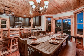 Dining - Moose Sightings, Hot Tub, Pool Table, Views, Hot Springs, 16mi to Breckenridge (Fairplay)