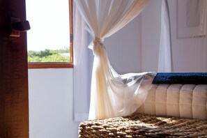 Executive Suite, Lanai, Garden View | In-room safe, individually decorated, bed sheets - Pousada Suites Nativas (Porto Seguro)