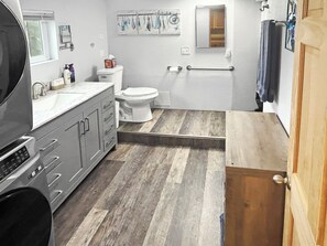 Shower, hair dryer, towels, soap - Kenai Beachfront Cabin 5 - Rustic Alaskan Cabin (Kenai)