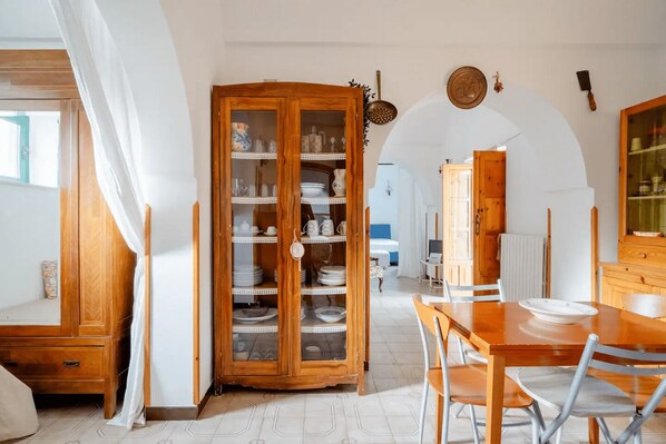 Dining - Trullo Rosy - Tranquilli e Deliziosi Trulli in Val D'itria Immersi Nella Natura (Puglia)