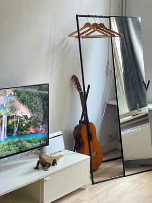 Interior - Classic Room , simple Room city centre (Amsterdam)