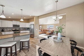 Interior - The Hideaway - 50 Mile Views, Sleeps 8, Big Garage (Page)