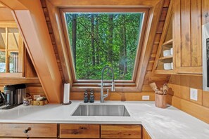 Micro-ondes, four, plaque de cuisson, lave-vaisselle