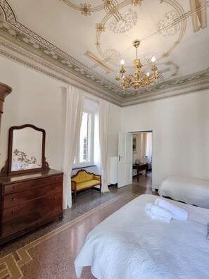 1 bedroom, desk, iron/ironing board, WiFi