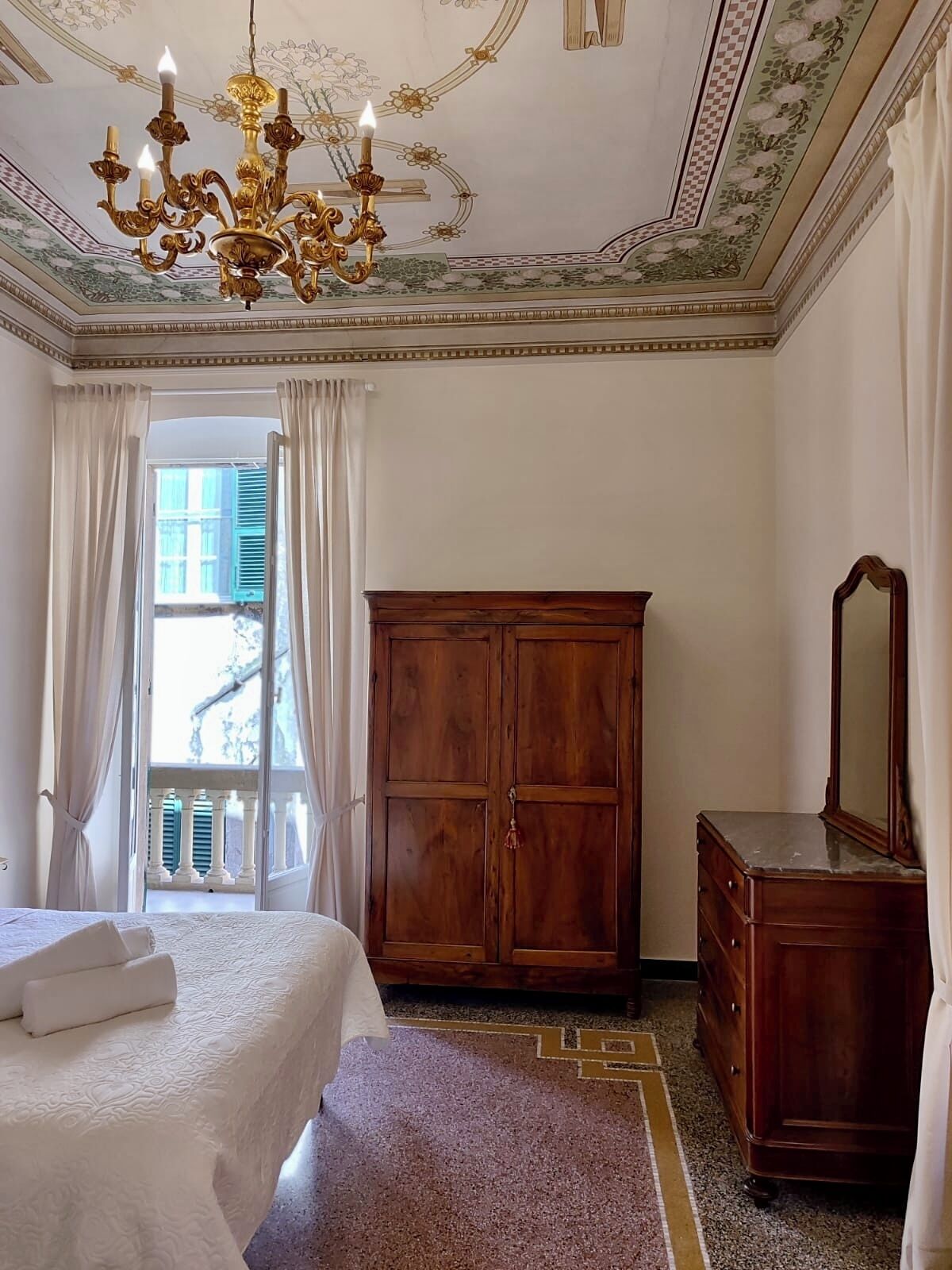 1 bedroom, desk, iron/ironing board, WiFi