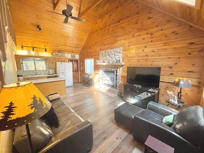 Cozy cabin in the woods!