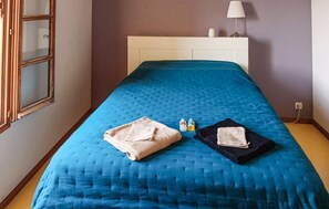 3 bedrooms, travel crib, free WiFi, bed sheets