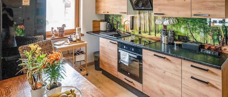 Fridge, oven, dishwasher