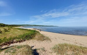 Una playa cerca, pesca