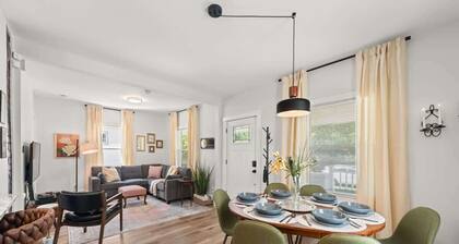 King Suite - Sleeps 8 - Pet Friendly - Porch