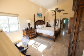 3 bedrooms, desk, iron/ironing board, free WiFi - Las Mananitas, San Jose del Cabo, Beachfront Penthouse, Oceanview from all rooms (San Jose del Cabo)