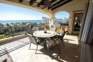 Outdoor dining - Las Mananitas, San Jose del Cabo, Beachfront Penthouse, Oceanview from all rooms (San Jose del Cabo)