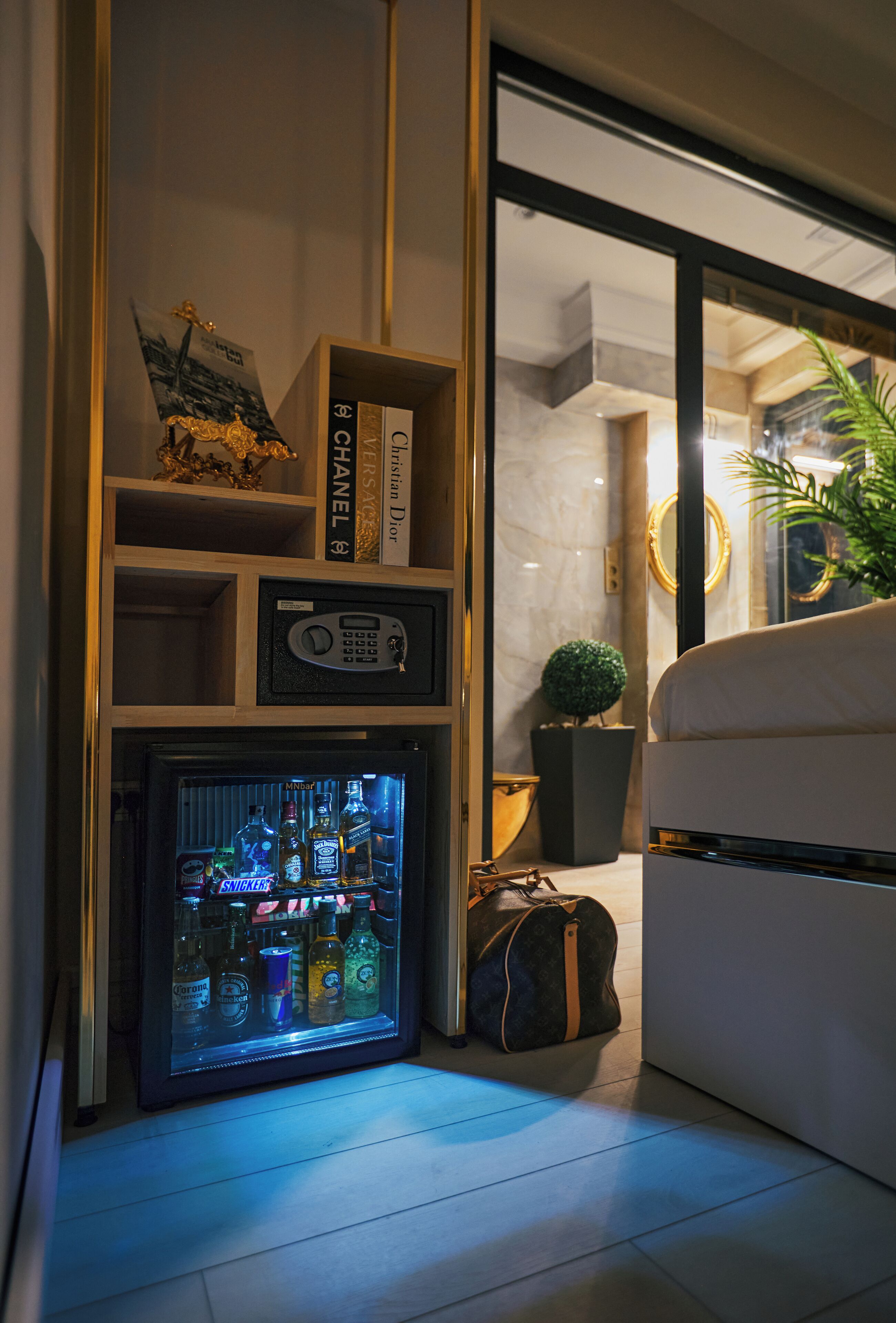 Soundproofing, free WiFi