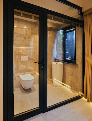 Family Room, 2 Bedrooms