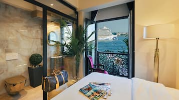 Romantic Suite, 1 Double Bed, Sea View | Premium bedding, minibar, soundproofing, free WiFi