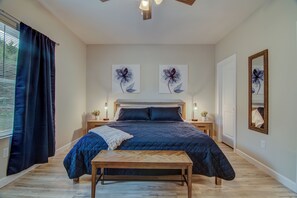 8 slaapkamers, een strijkplank/strijkijzer, wifi, beddengoed