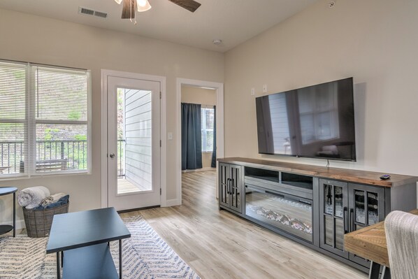 Smart TV, fireplace, foosball, table tennis