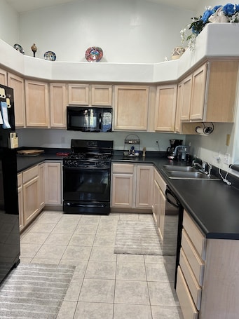 Fridge, microwave, oven, stovetop. Desert Oasis Retreat
