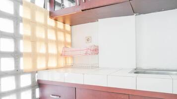 Estúdio | Cozinha privada | Geladeira, cooktop, chaleira elétrica, panela elétrica de arroz