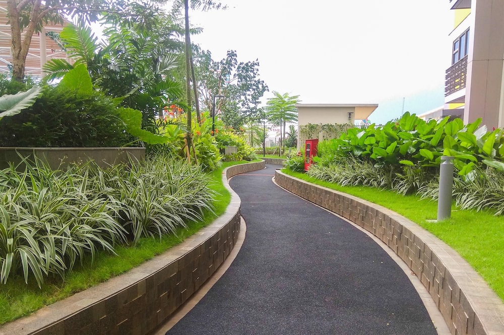 Stunning Studio Apartment Springlake Summarecon Bekasi
