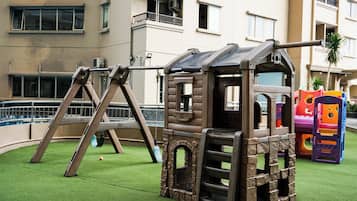 Children’s play area – outdoor