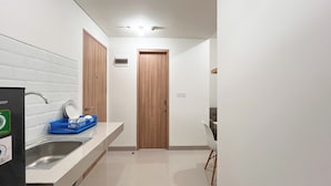 Apartment - Restful 1Br (No Kitchen) Bandaraya - Tallasa City Makassar Apartment (Makassar)