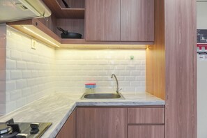 Private kitchen - Good Deal And Cozy 2Br Apartment M-Town Residence Near Mall (Gading Serpong)