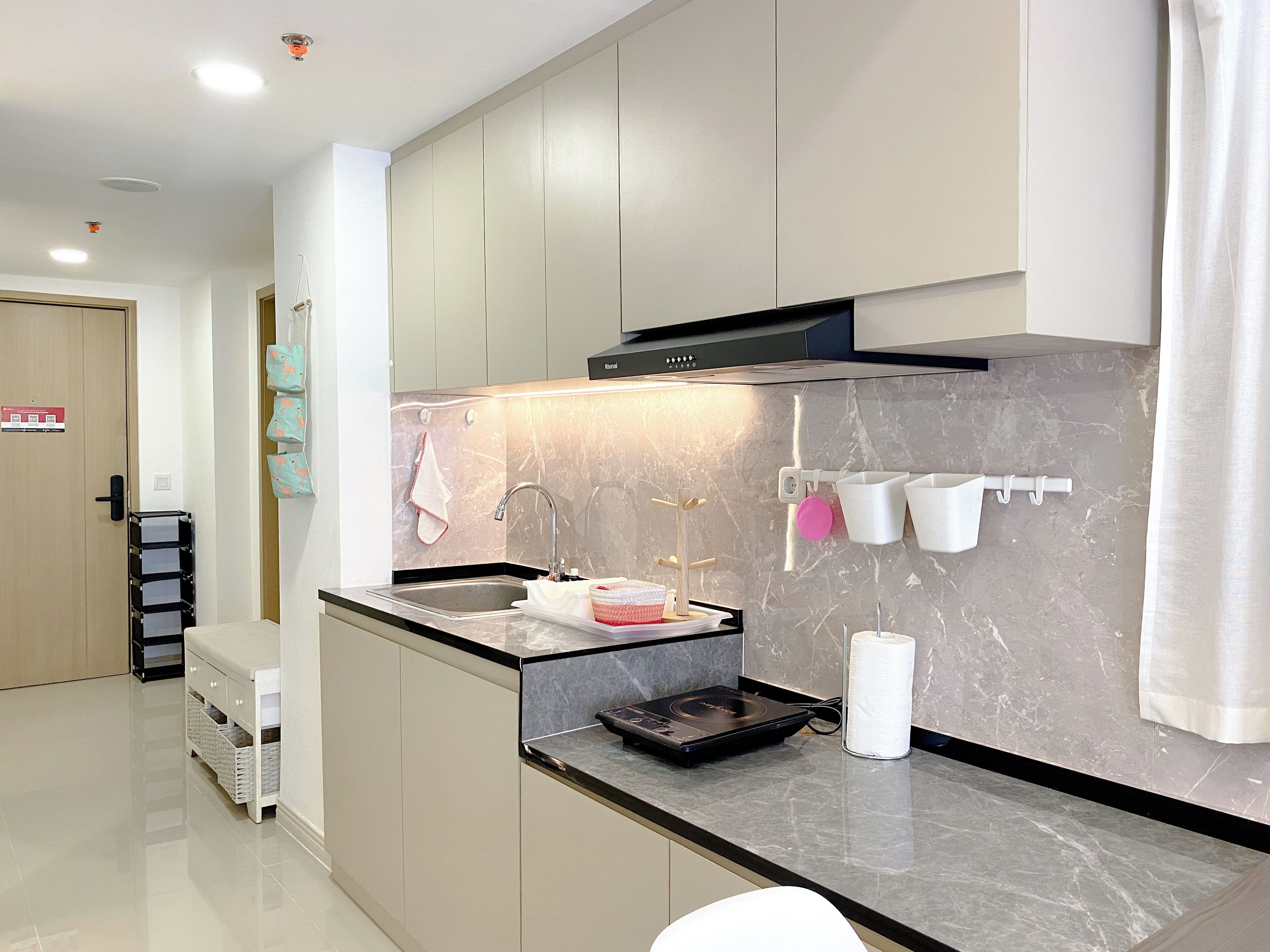 Apartment | Dapur peribadi | Peti sejuk, dapur, periuk nasi, meja makan 