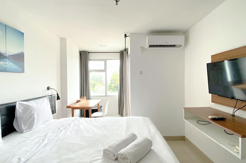 Modern Look And Homey Studio At Enviro Apartment