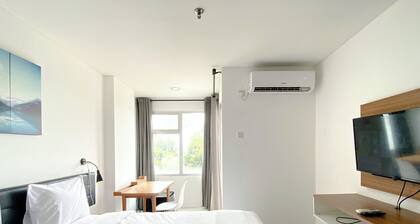 Modern Look And Homey Studio At Enviro Apartment